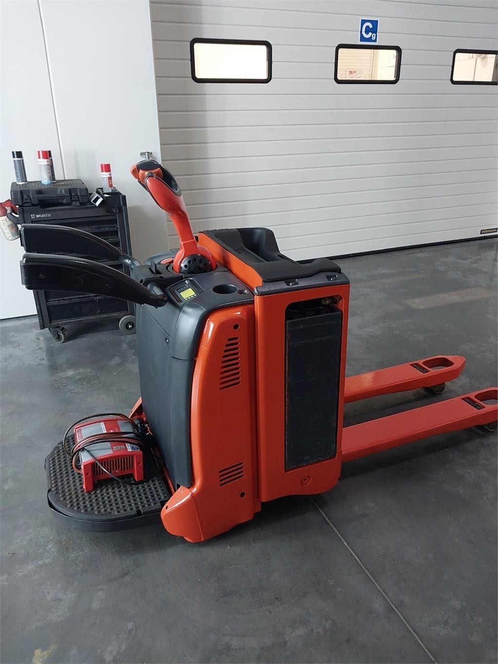 Linde T20AP Pedestrian power pallet trucks