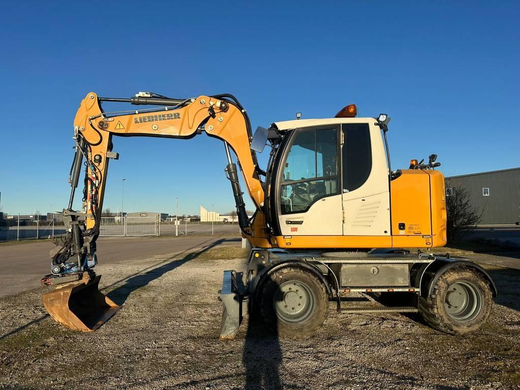 Liebherr 910 Compact Wheeled excavators
