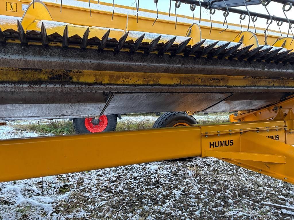 New Holland CX 8.90 Combine harvesters