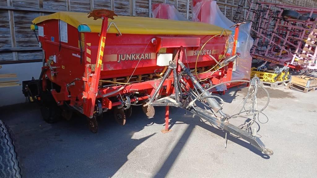 Junkkari 3000t hs+laitteella. Seminatrici combinate