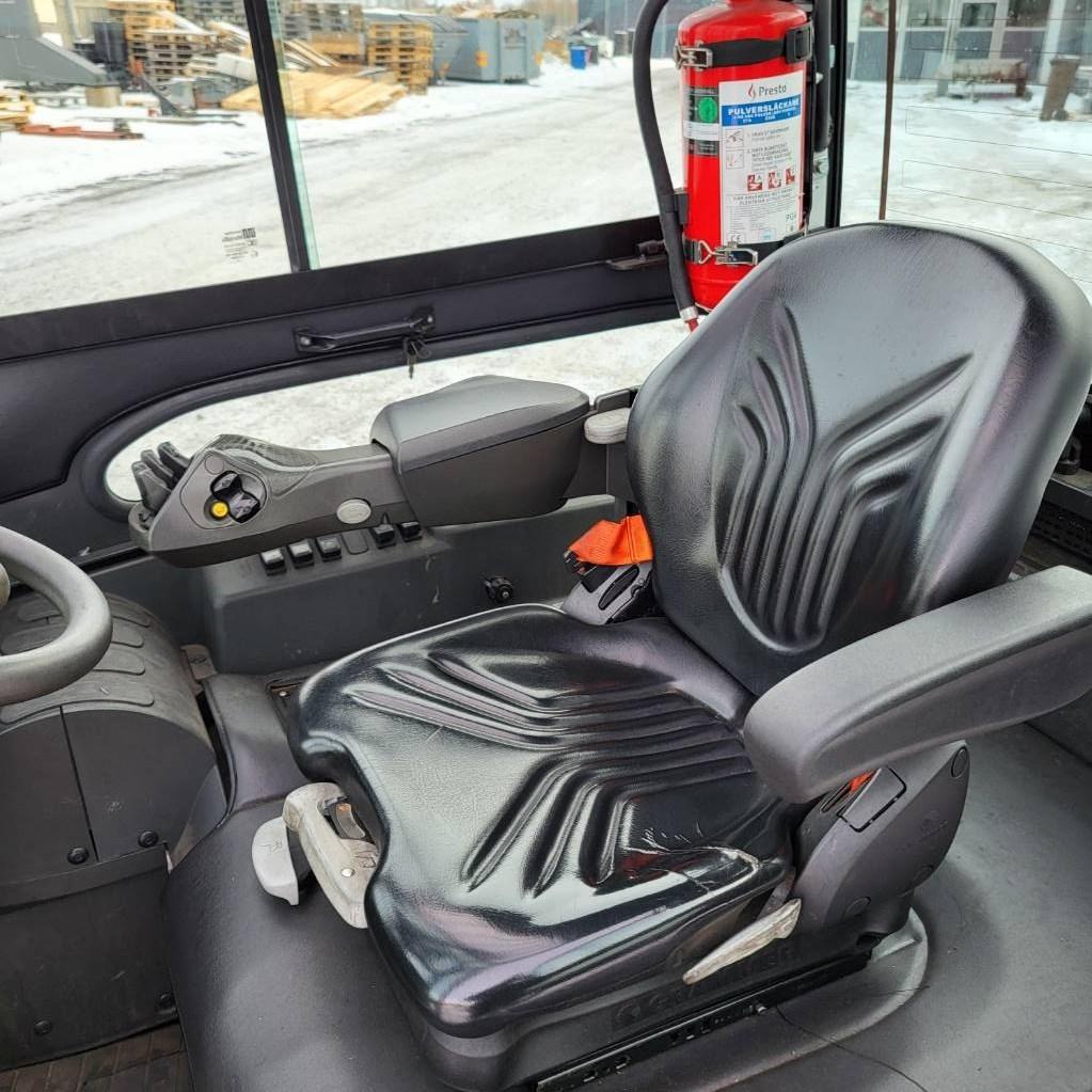 UniCarriers TX3-18 1800 kg 4750 mm HYR-KÖP fr. 2845 kr/mån Electric forklift trucks