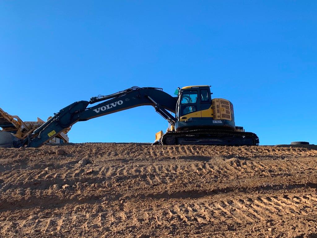Komatsu 138 us -8 Excavadoras de cadenas