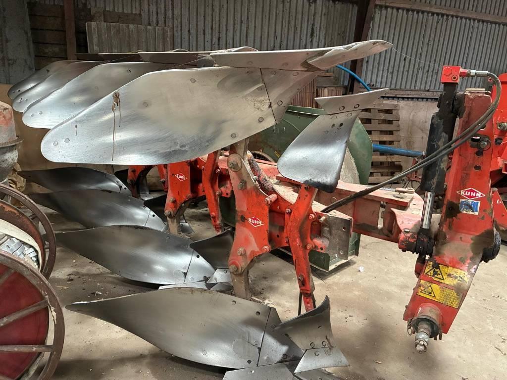 Kuhn Master 120 Reversible ploughs