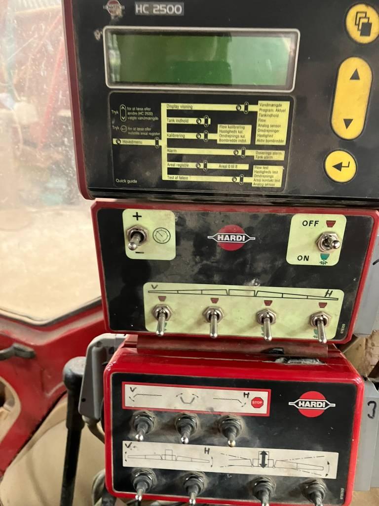 Hardi 24m 2400L Trailed sprayers