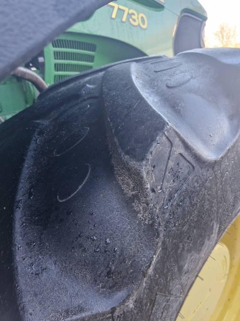 John Deere 7730 Tractors
