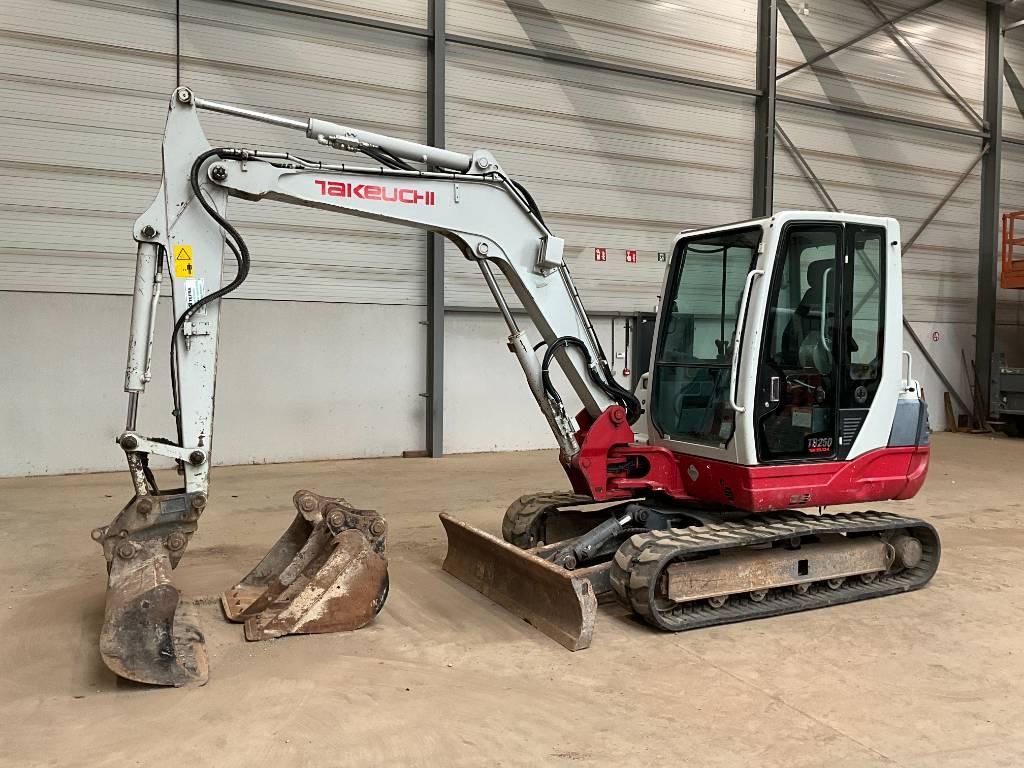 Takeuchi TB 250 Miniescavatori