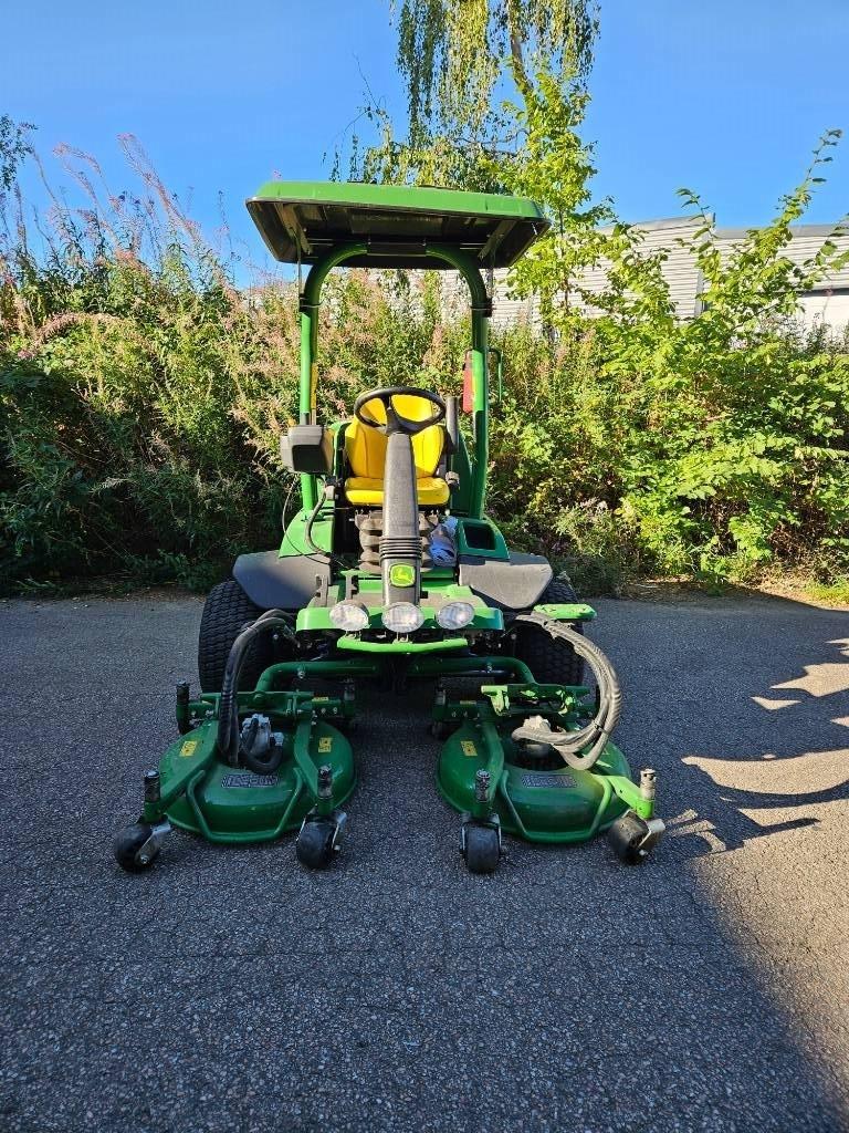 John Deere 7400 A Ruffklippare