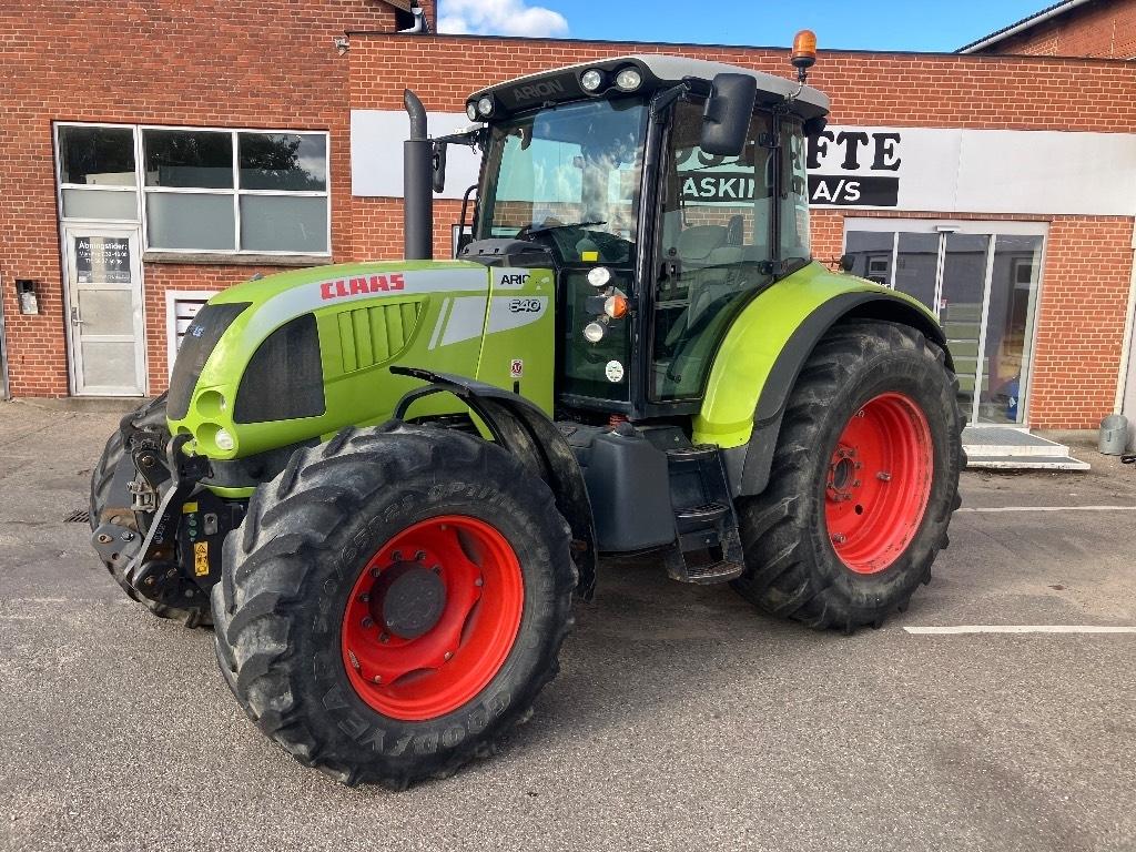 CLAAS Arion 640 Cebis. Trattori