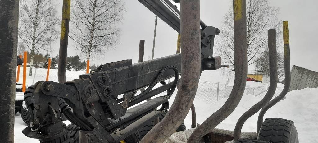 Hakki 4676+Metsäkärry Gru e pale