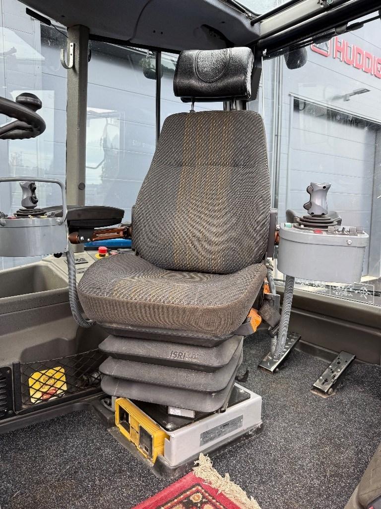 Huddig 1260 B Grävlastare