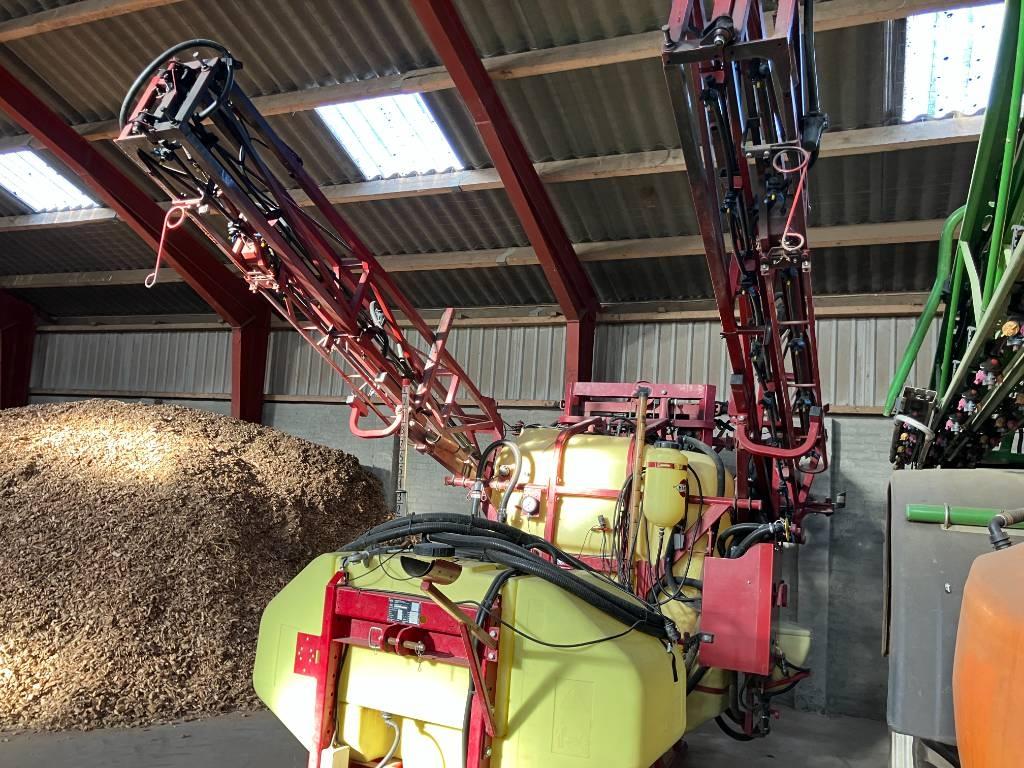 Hardi Mega 1200 Mounted sprayers