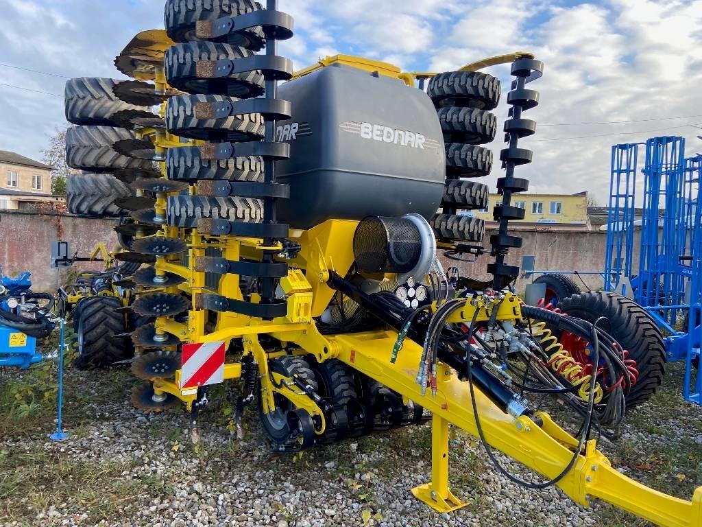 Bednar OMEGA OO 6000 FL Perforatrici
