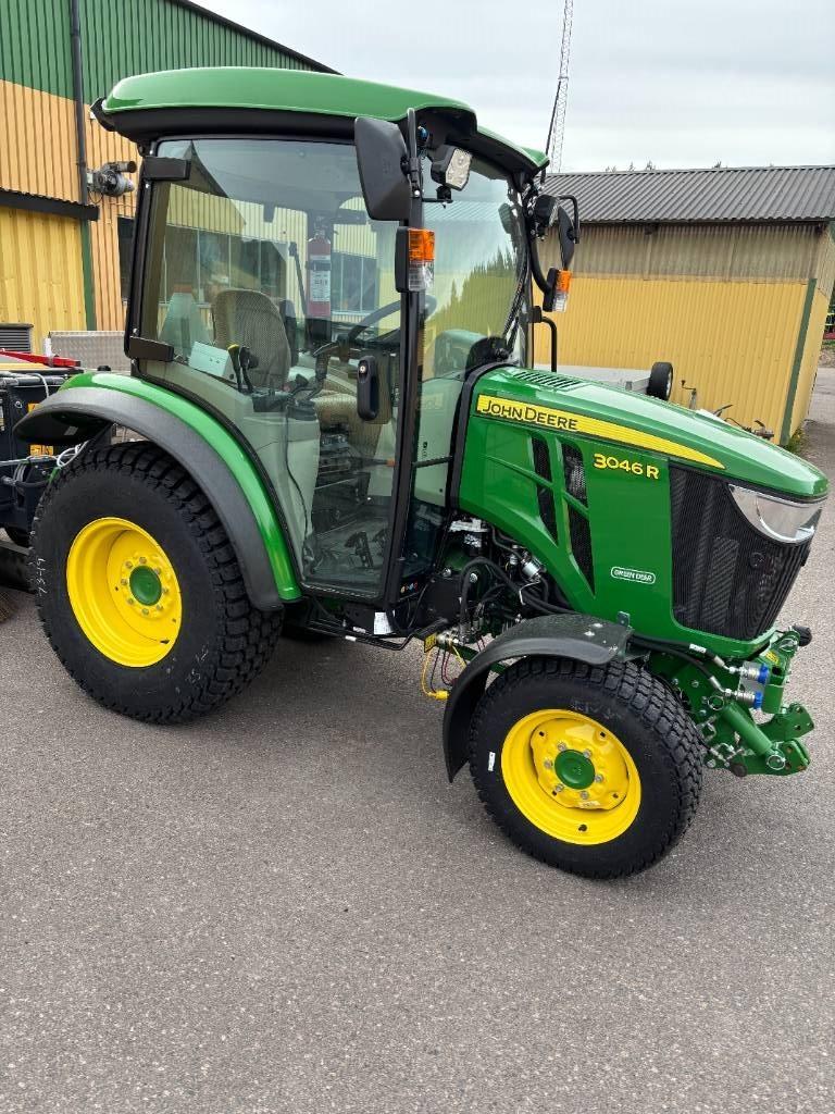 John Deere 3046 R Kompakttraktorer