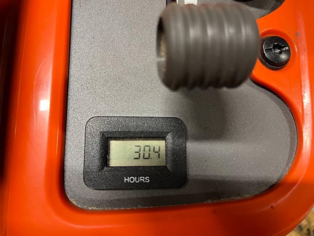 Husqvarna R216T AWD Reitermäher