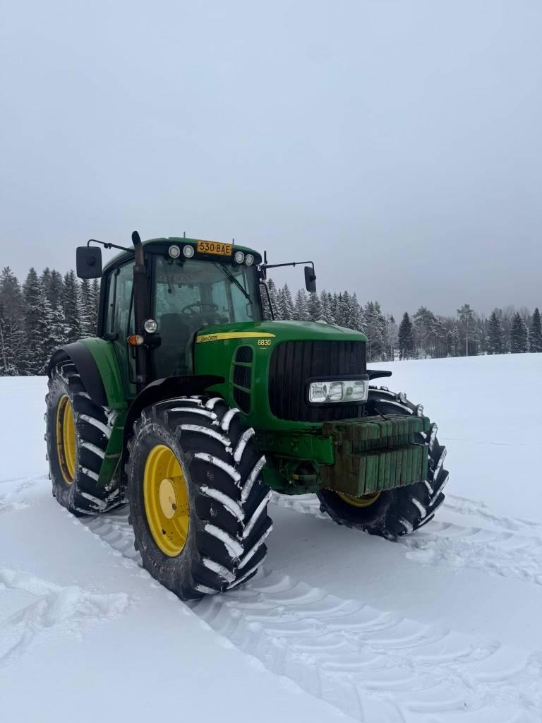 John Deere 6830 Premium Traktoren