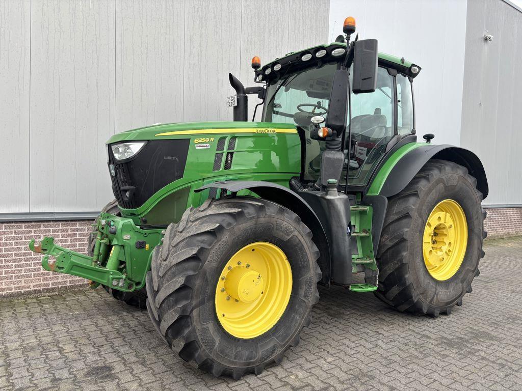 John Deere 6250R Traktoren