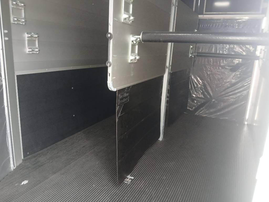 Ifor Williams HBX511RVD Djurtransportsläp
