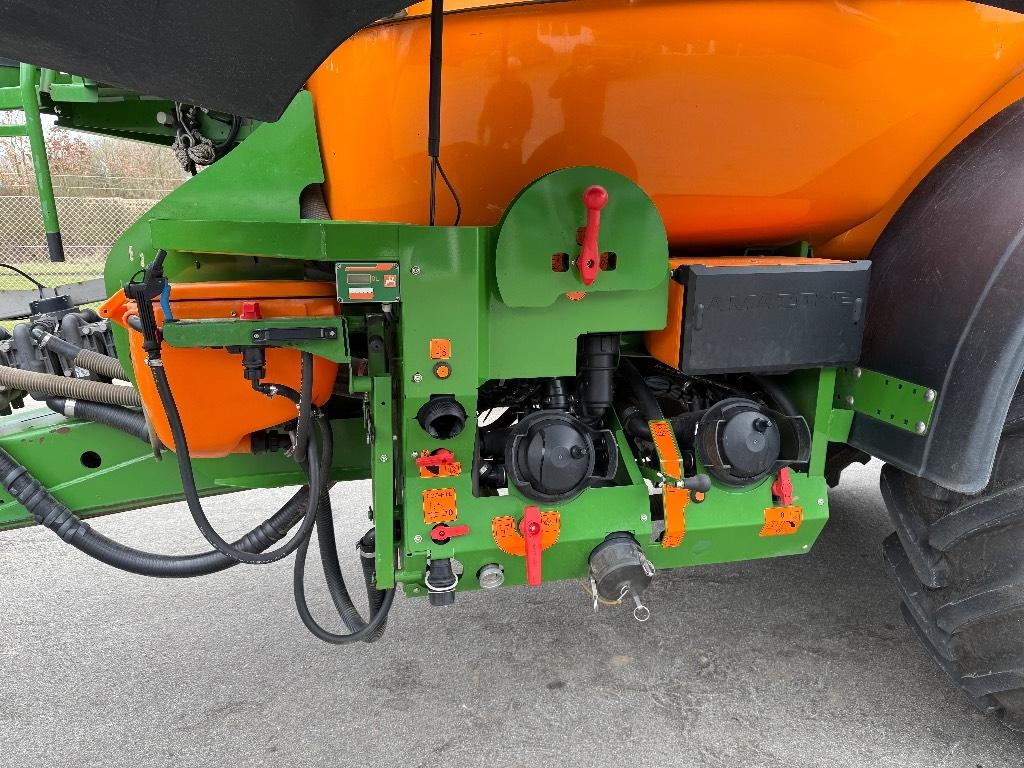 Amazone UX 11200 Irroratrici trainate