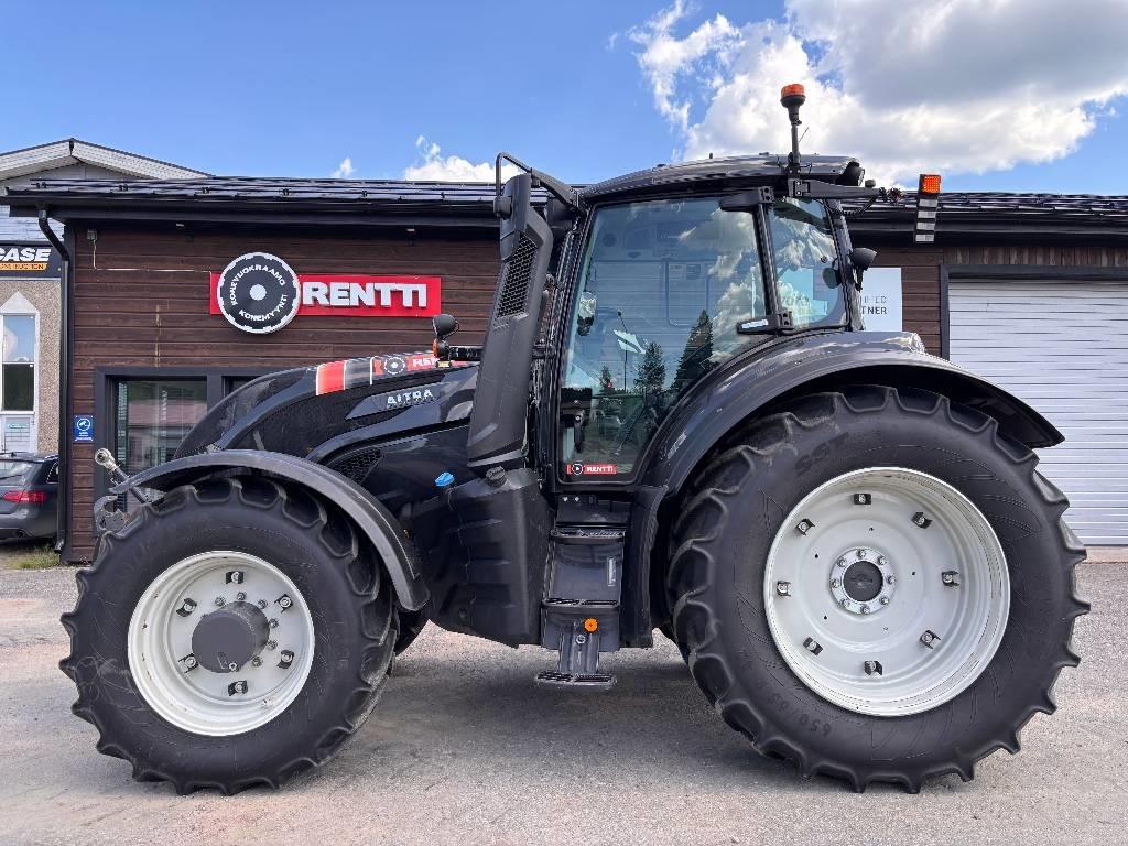 Valtra T 215 Versu Traktorit