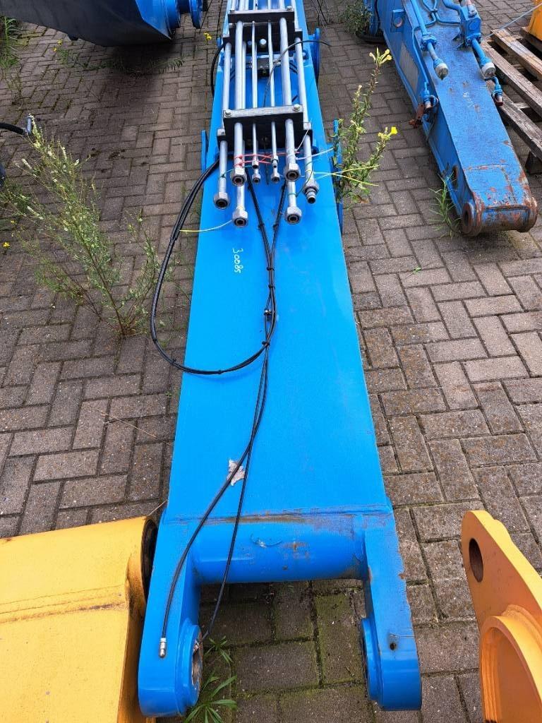 Fuchs MHL 360 E Booms and arms