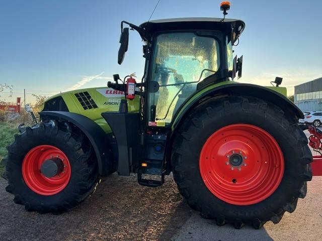 CLAAS Arion 660 CMATIC Tractors