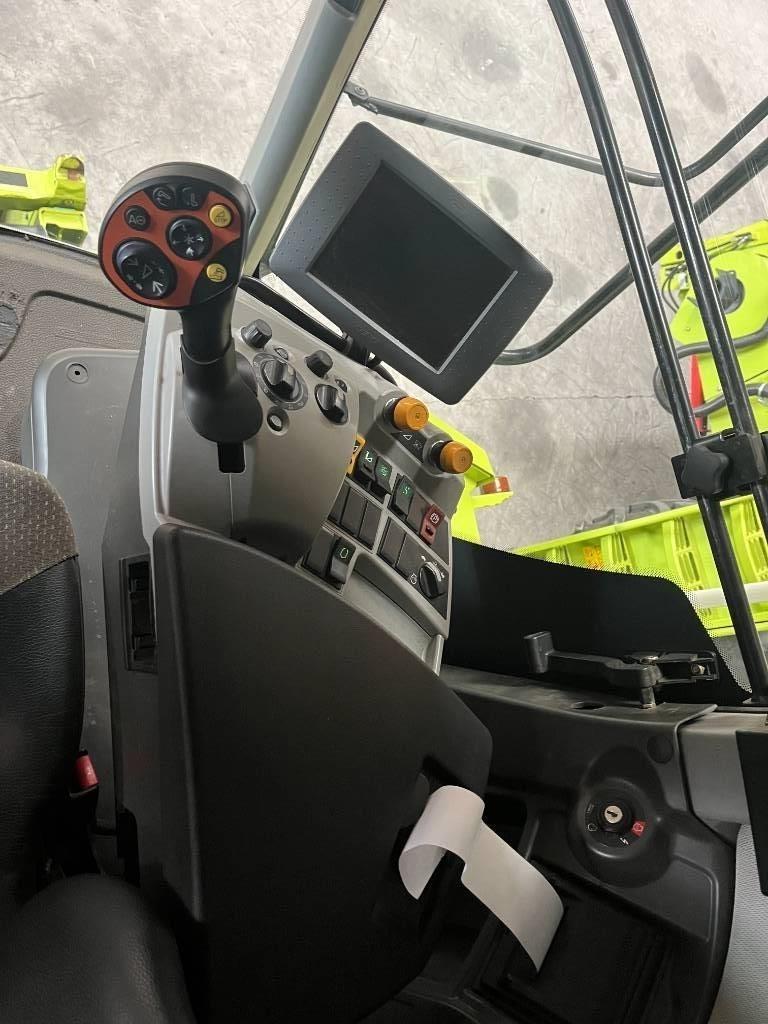 CLAAS LEXION 770 Mietitrebbiatrici