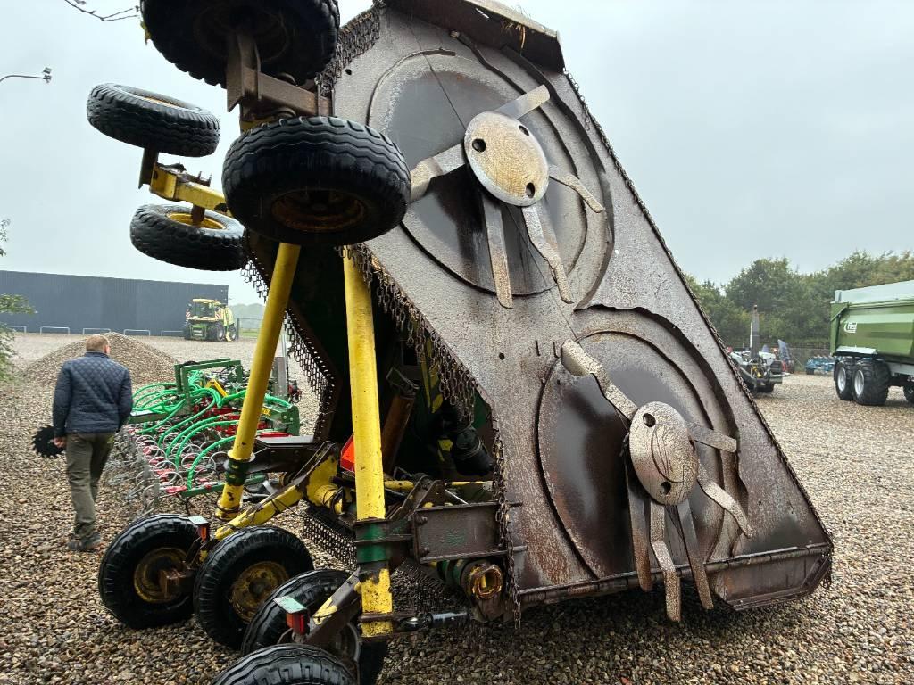 Spearhead multicut 820 Pasture mowers and toppers