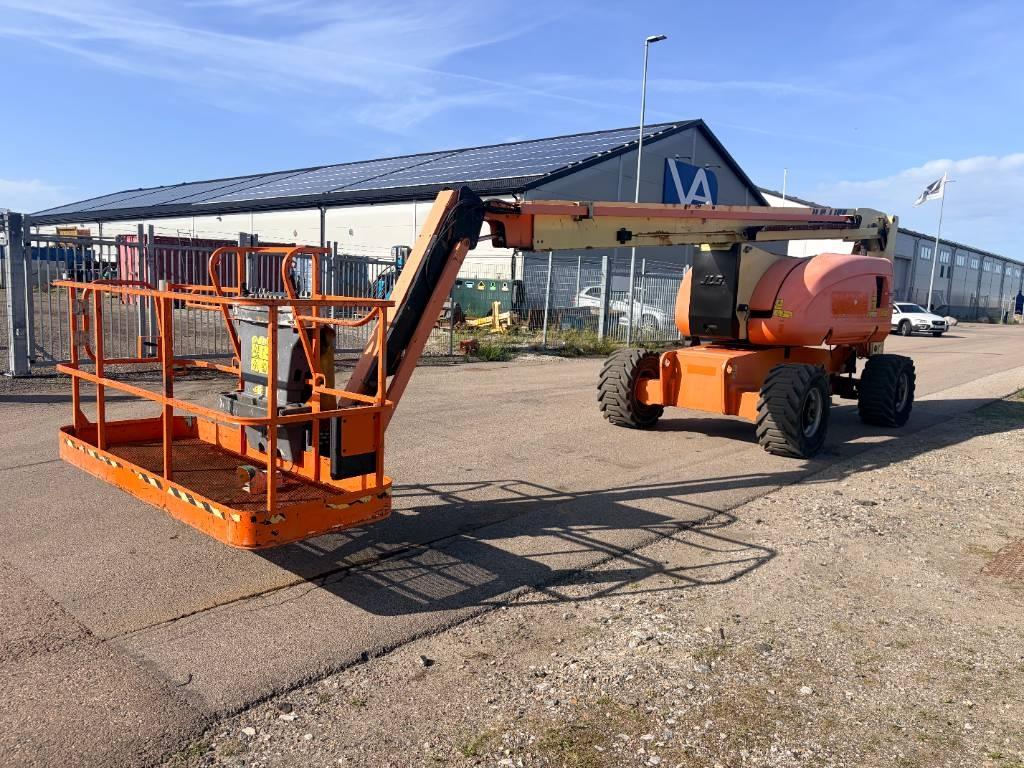 JLG 800 AJ Bomliftar