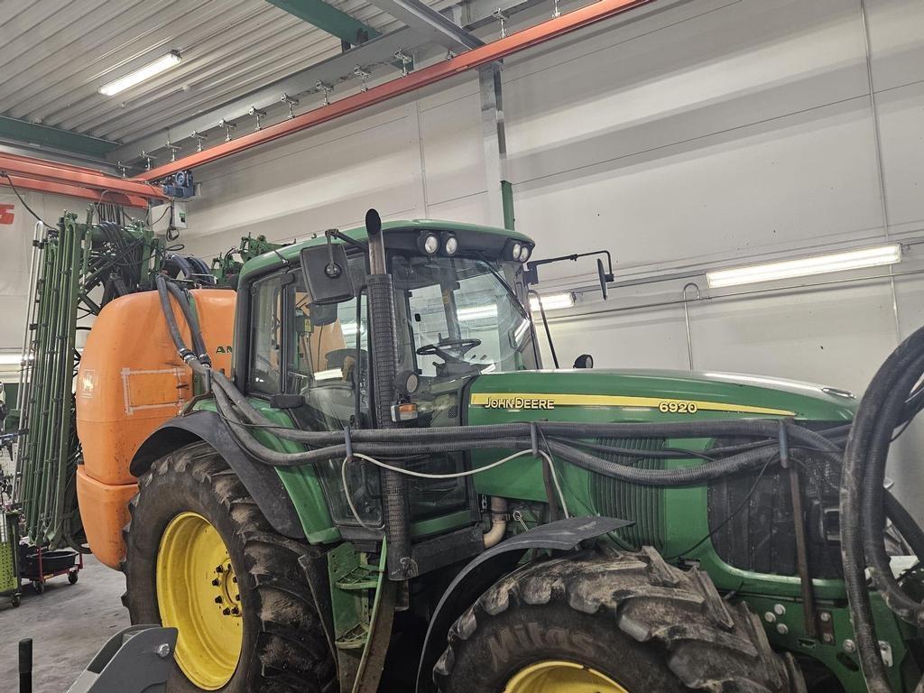 Amazone UF1801 28S Self-propelled sprayers