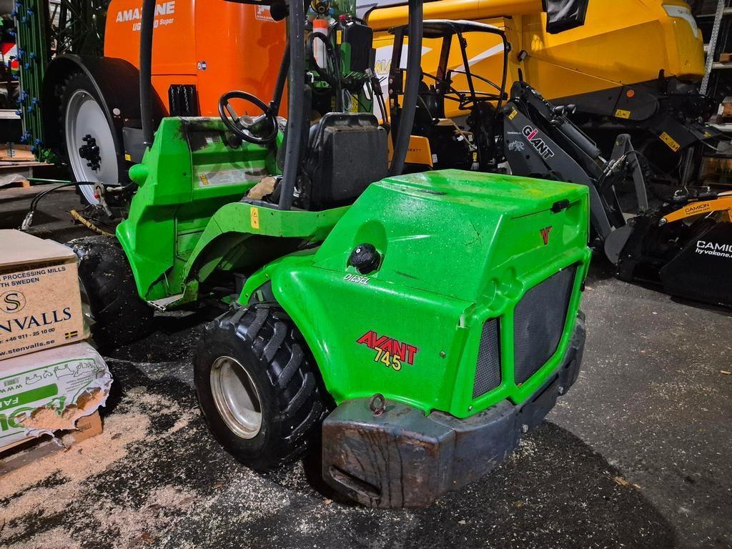 Avant 745 Multi purpose loaders
