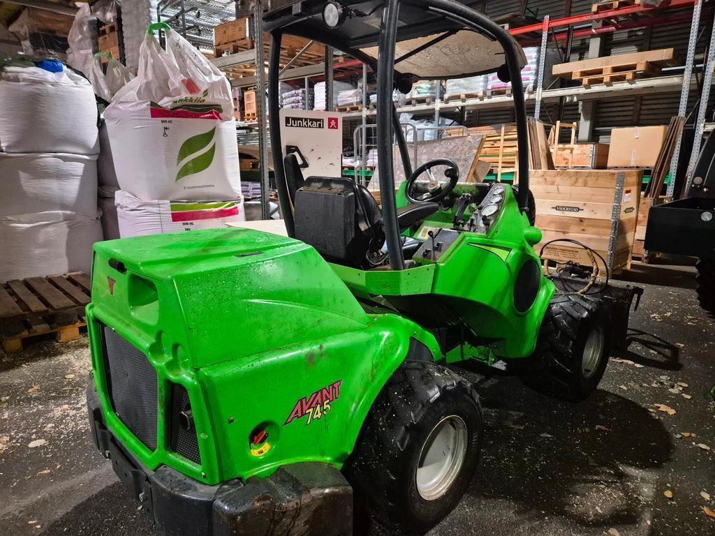 Avant 745 Multi purpose loaders