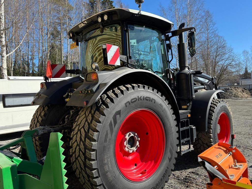 CLAAS ARION 550 CIS+ HEXASHIFT Tractors