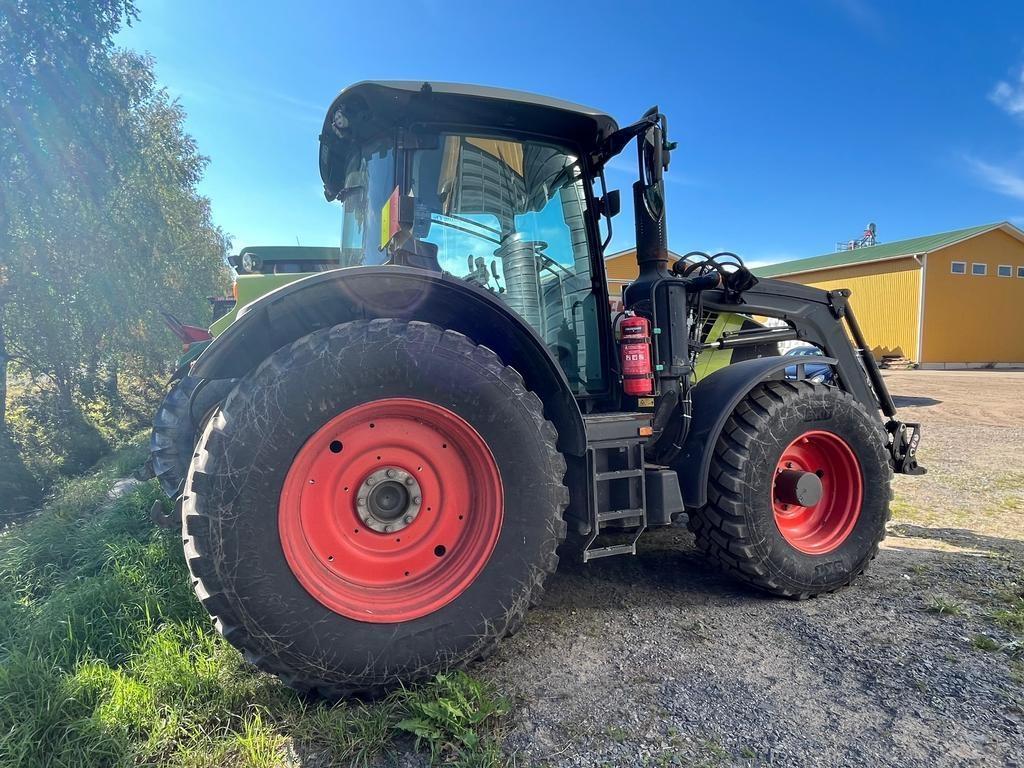 CLAAS ARION 550 HEXASHIFT Trattori