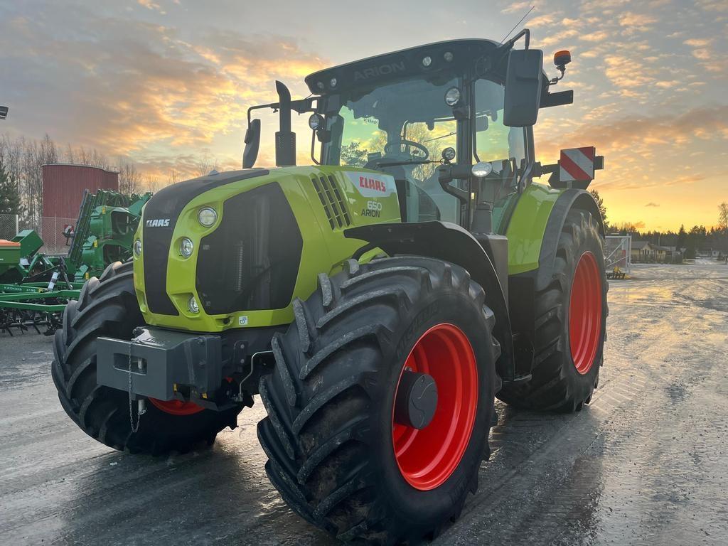 CLAAS ARION 650 CMATIC Trattori