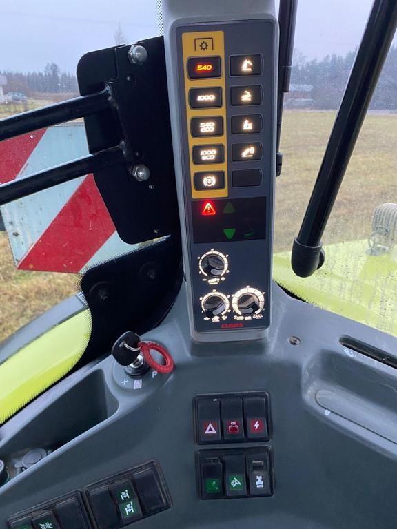 CLAAS ARION 650 HEXASHIFT Tractors
