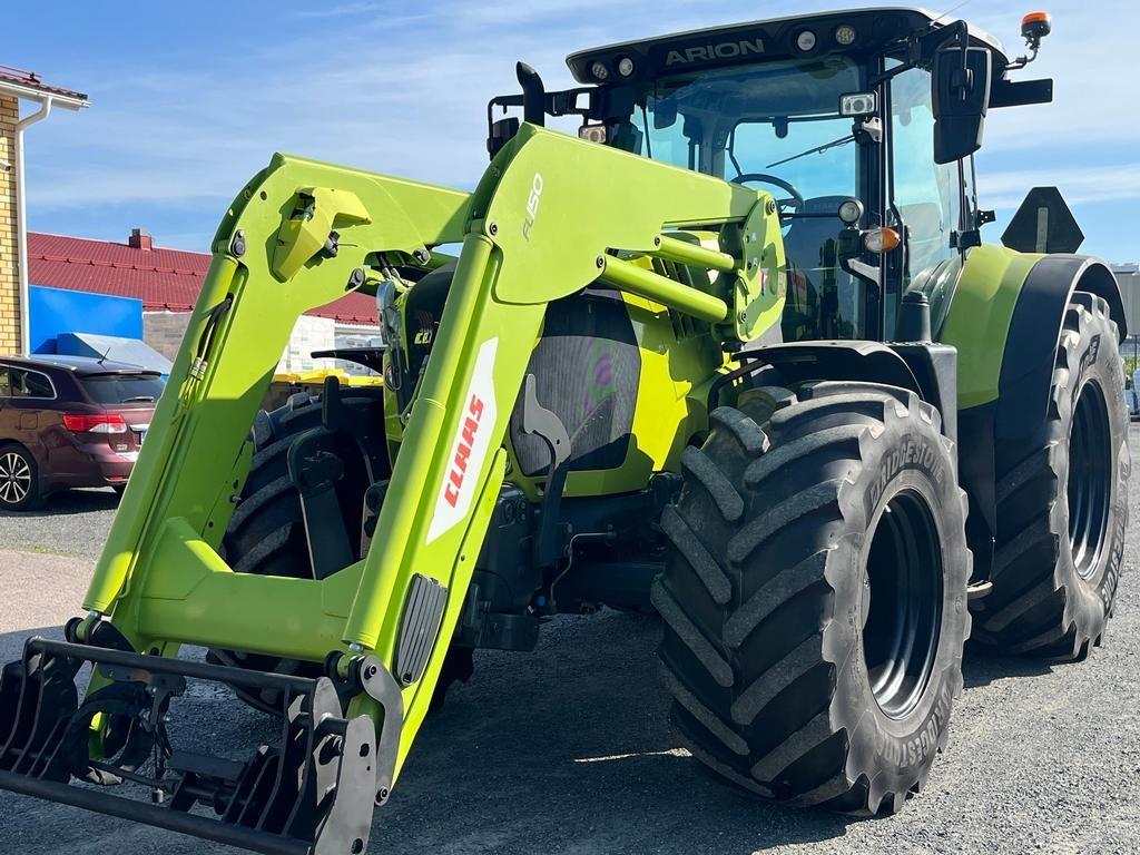 CLAAS ARION 650 HEXASHIFT Trattori