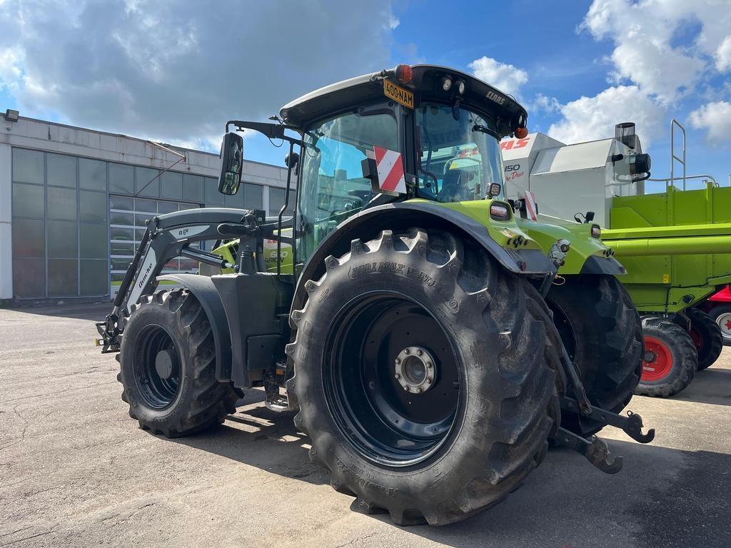 CLAAS ARION 660 CMATIC CEBIS Traktoren