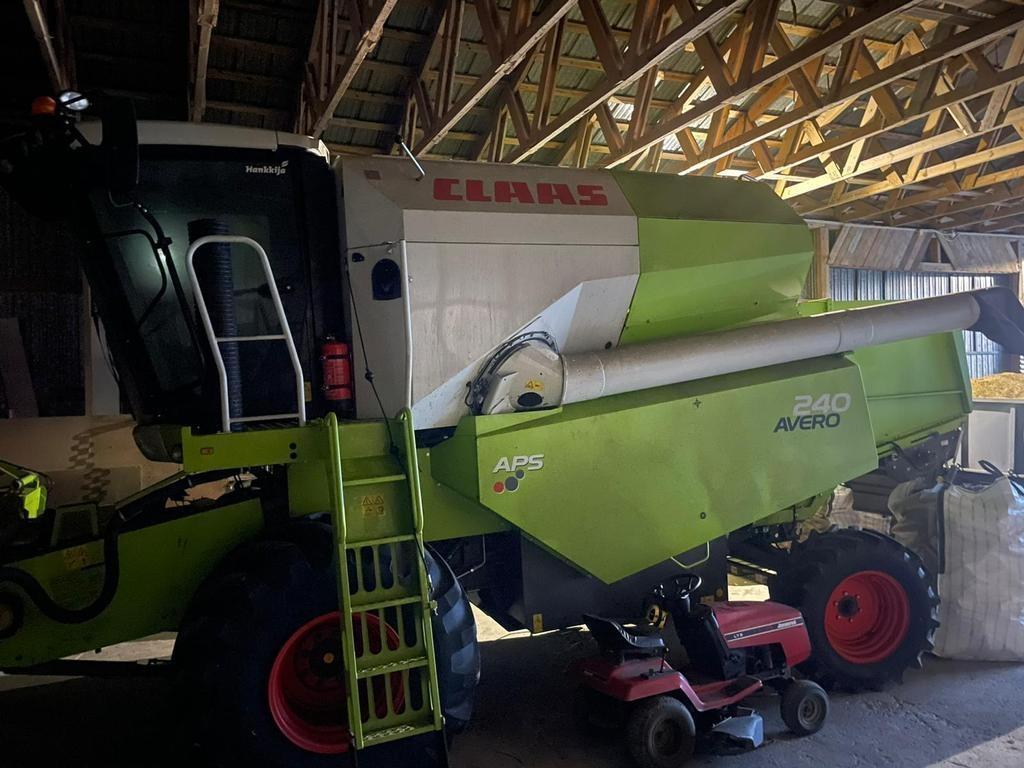 CLAAS AVERO 240 Combine harvesters