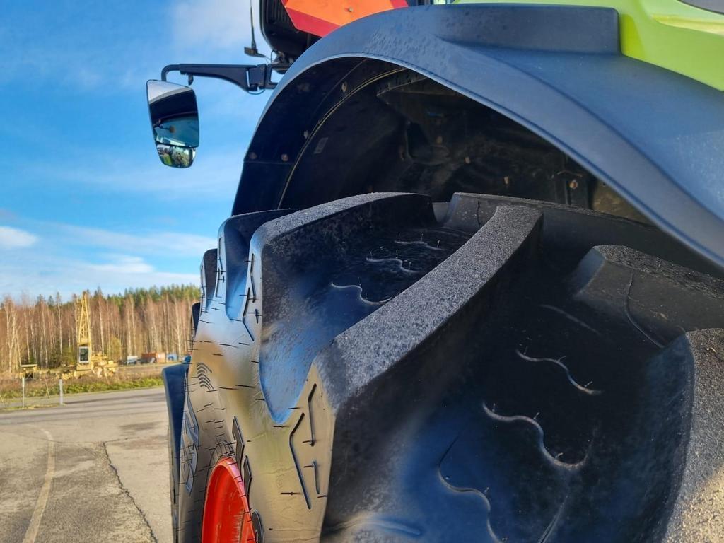 CLAAS Axion 830 Cmatic Trattori