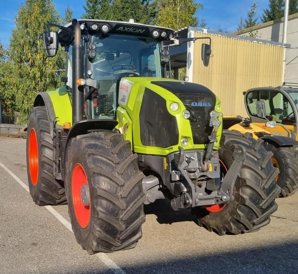 CLAAS AXION 850 CMATIC Trattori