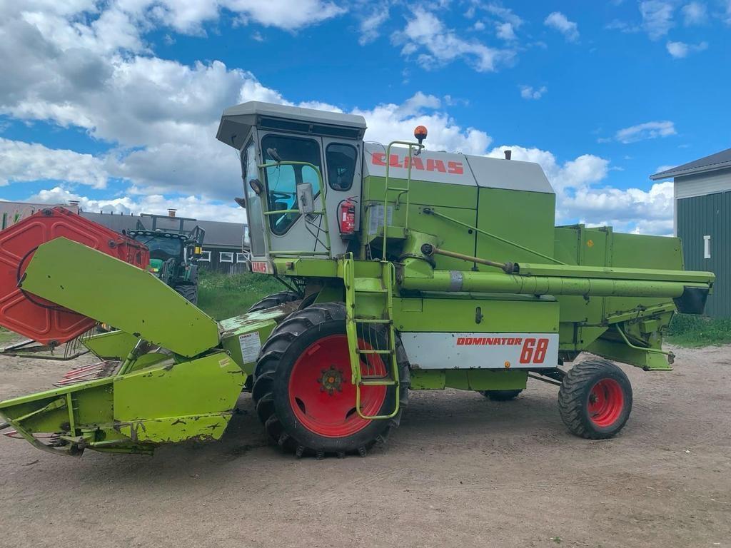 CLAAS DOMINATOR 68 Mietitrebbiatrici