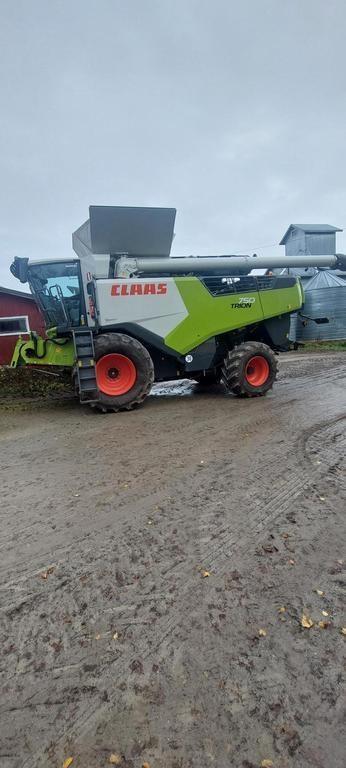 CLAAS TRION B750 Combine harvesters