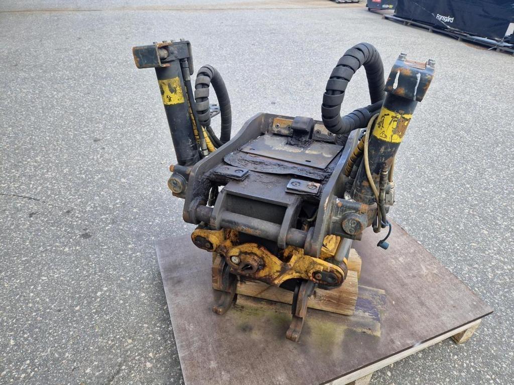 Engcon PYÖRITTÄJÄ PIHDEIN Front loaders and diggers