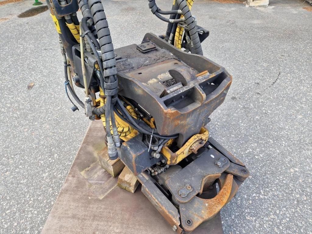 Engcon PYÖRITTÄJÄ PIHDEIN Front loaders and diggers