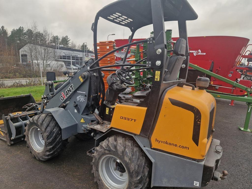 GiANT D337T Multifunktionslader