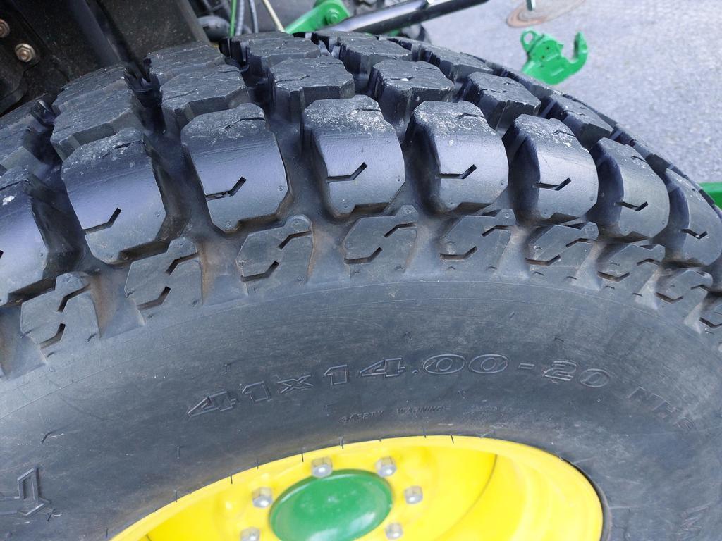 John Deere 3045R Compact tractors
