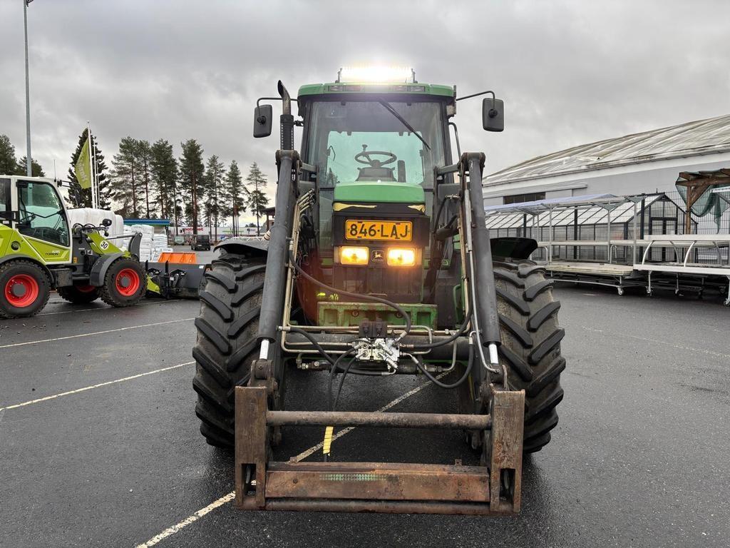 John Deere 6810 Tractors