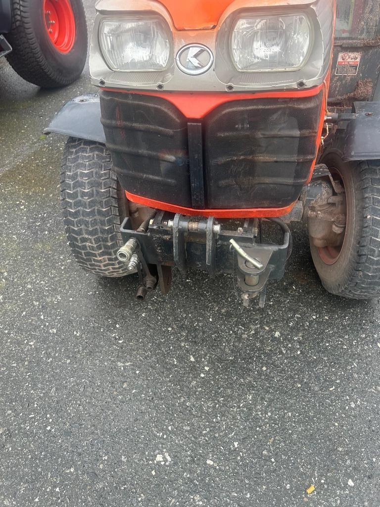 Kubota B2530 Compact tractors