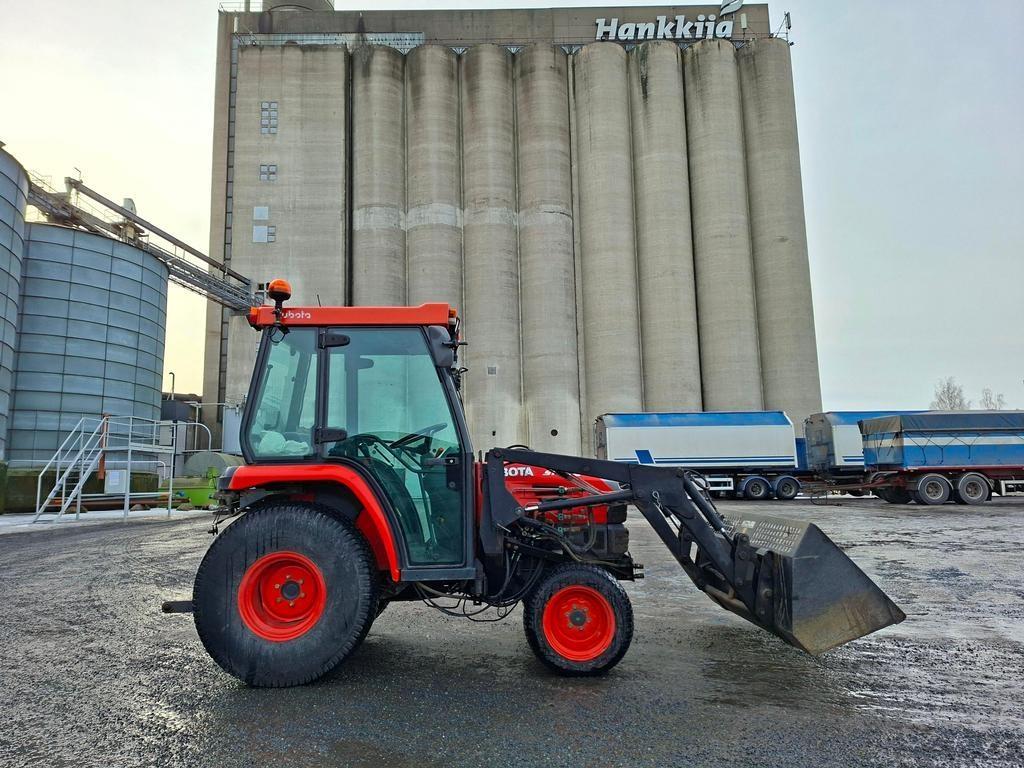 Kubota STV 32 Kleintraktoren