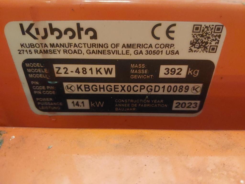 Kubota Z2-481 Riding mowers